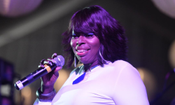 Featured image of post Angie Stone's Tragic Death Shocks Fans as Music World Mourns a Legend