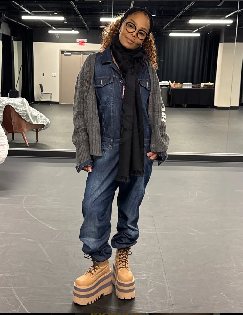 Top 5 Features in Janet Jackson’s Chic Look